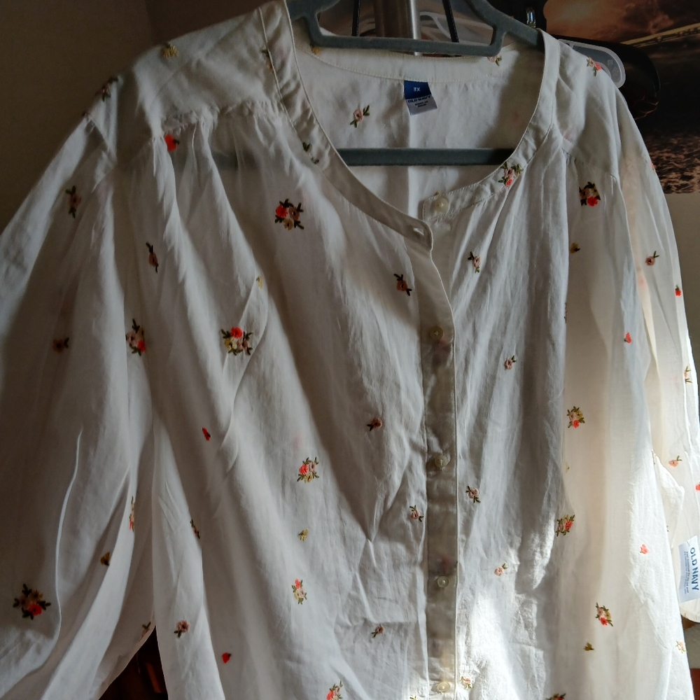 Old Navy White Floral Embroidered Shirt
